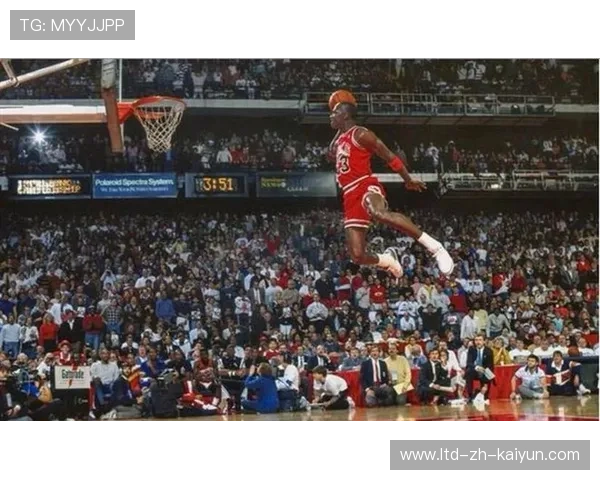 NBA扣篮挂框动作帅到模糊:炫技瞬间引爆全场的震撼盛宴 NBA扣篮挂框动作帅到模糊:炫技瞬间引爆全场的震撼盛宴